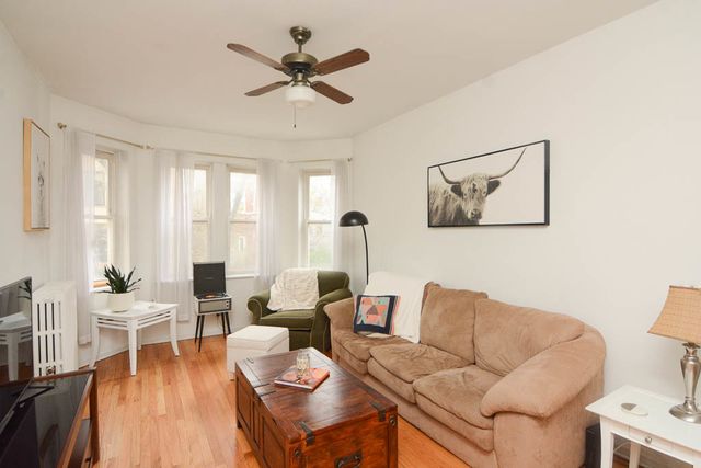1929 W Crystal Street 2A, Chicago, IL 60622