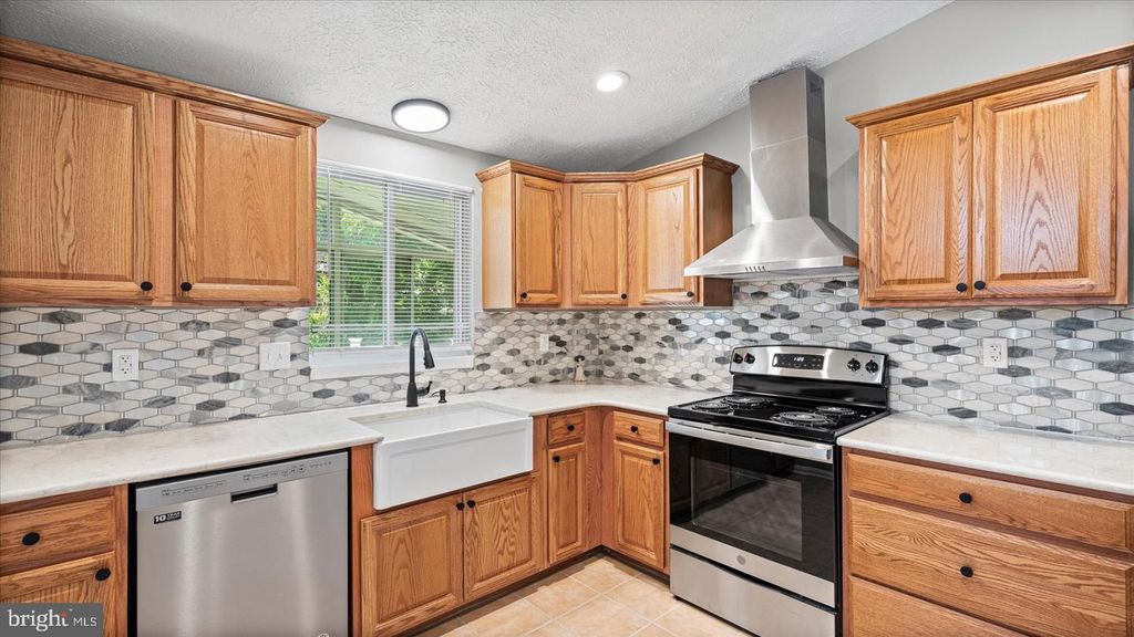 Image 13 of property listing at 3709 RED BERRY WAY, Nottingham, MD 21236