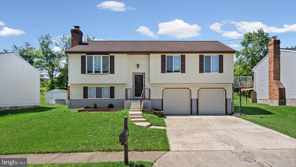 Image 3 of property listing at 3709 RED BERRY WAY, Nottingham, MD 21236