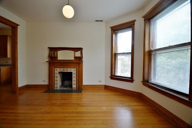 1742 W Addison Street 2, Chicago, IL 60613