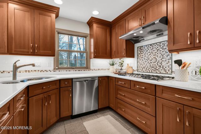 44 Tall Tree Road, Middletown, NJ 07748