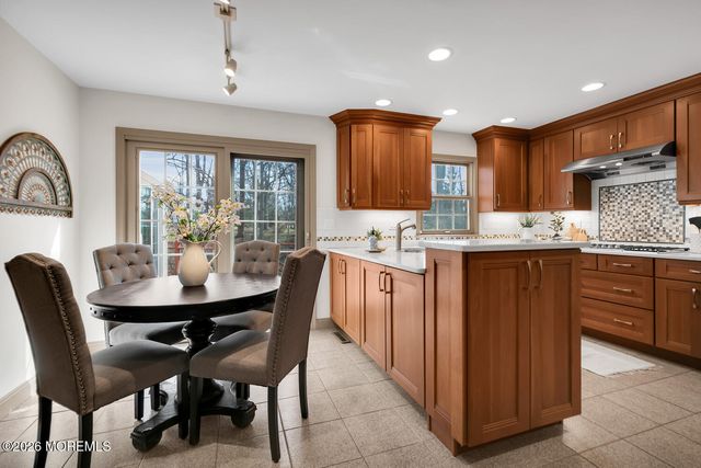 44 Tall Tree Road, Middletown, NJ 07748