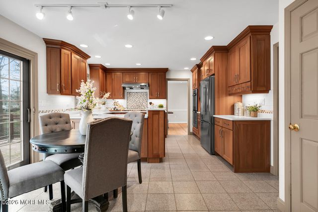 44 Tall Tree Road, Middletown, NJ 07748