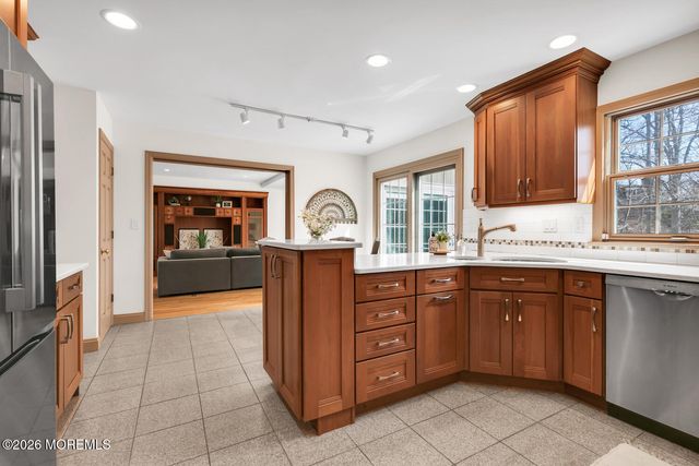 44 Tall Tree Road, Middletown, NJ 07748