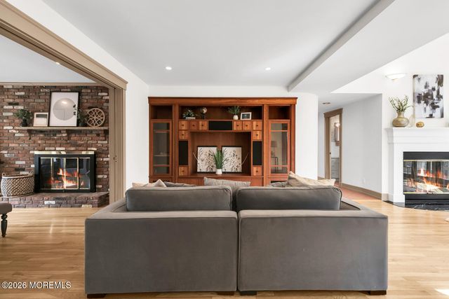 44 Tall Tree Road, Middletown, NJ 07748