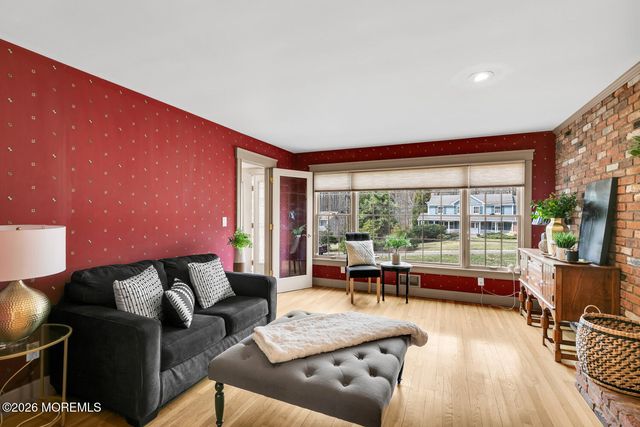 44 Tall Tree Road, Middletown, NJ 07748