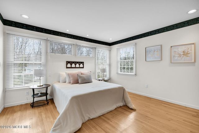 44 Tall Tree Road, Middletown, NJ 07748