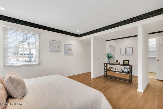 44 Tall Tree Road, Middletown, NJ 07748