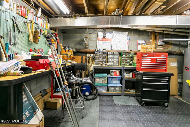 44 Tall Tree Road, Middletown, NJ 07748