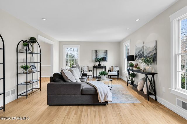 44 Tall Tree Road, Middletown, NJ 07748