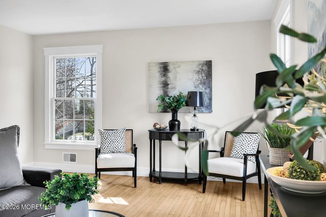 44 Tall Tree Road, Middletown, NJ 07748