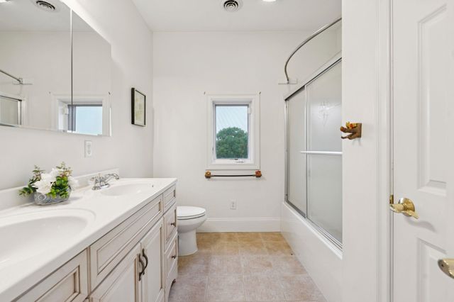 129 North Road, Hillsborough, NH 03244