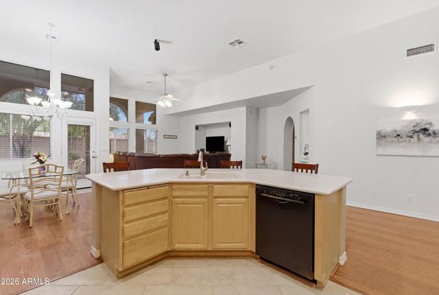 781 W SAN MARCOS Drive, Chandler, AZ 85225