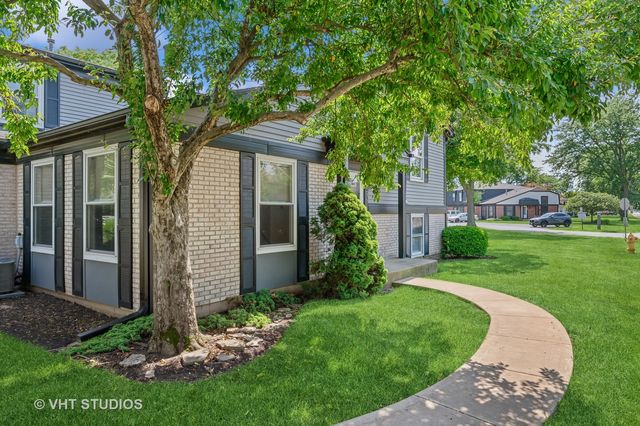 456 Inverrary Lane, Deerfield, IL 60015