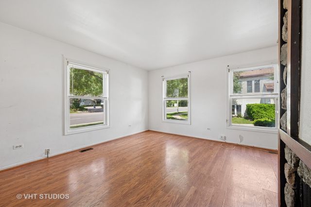 456 Inverrary Lane, Deerfield, IL 60015