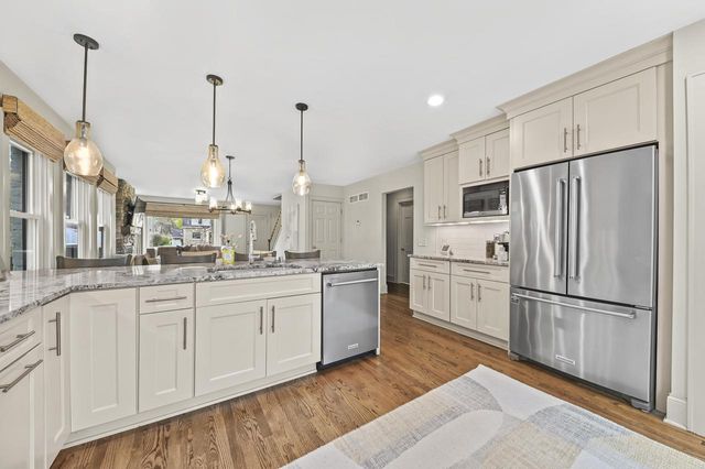 4954 Diversey BOULEVARD, Whitefish Bay, WI 53217