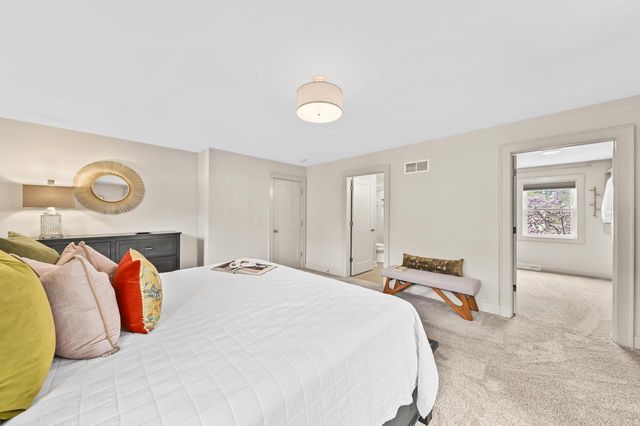 4954 Diversey BOULEVARD, Whitefish Bay, WI 53217
