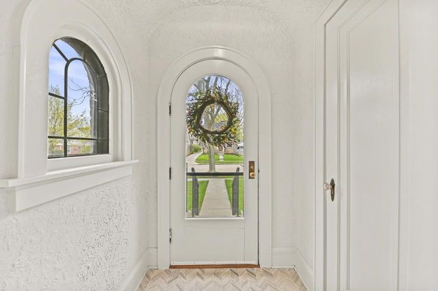4954 Diversey BOULEVARD, Whitefish Bay, WI 53217