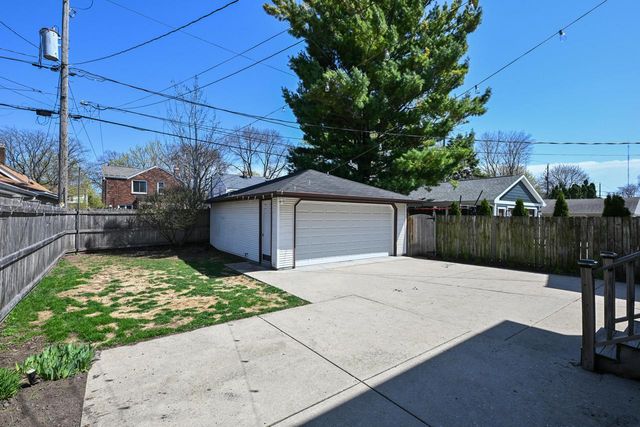 4954 Diversey BOULEVARD, Whitefish Bay, WI 53217