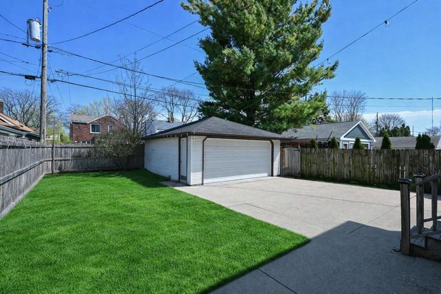 4954 Diversey BOULEVARD, Whitefish Bay, WI 53217