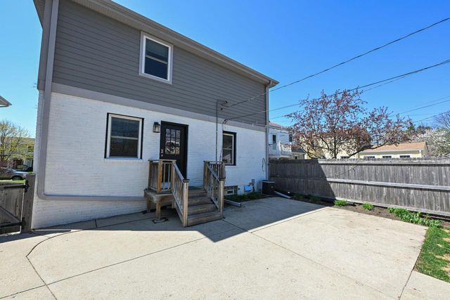 4954 Diversey BOULEVARD, Whitefish Bay, WI 53217