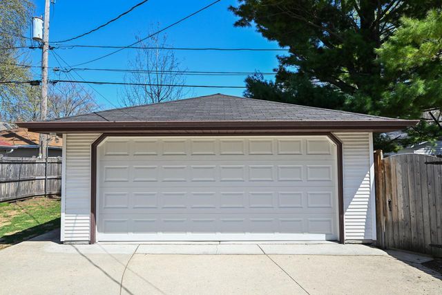 4954 Diversey BOULEVARD, Whitefish Bay, WI 53217