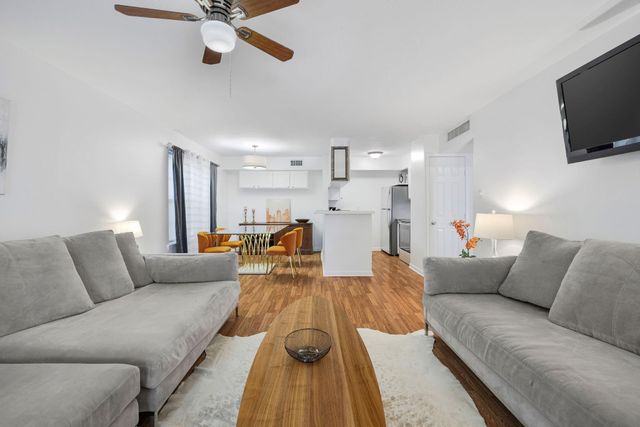 3224 Timmons Lane 123, Houston, TX 77027