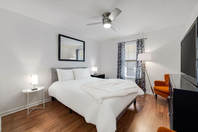 3224 Timmons Lane 123, Houston, TX 77027