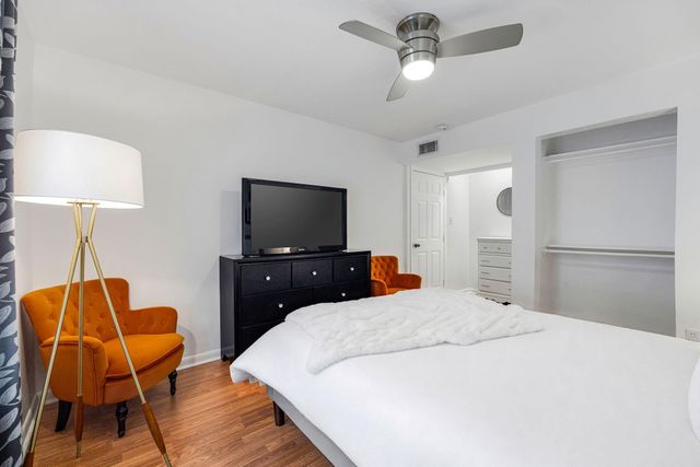 3224 Timmons Lane 123, Houston, TX 77027
