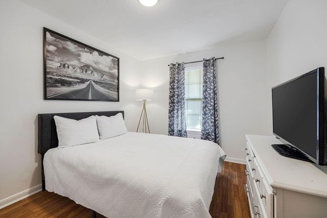 3224 Timmons Lane 123, Houston, TX 77027