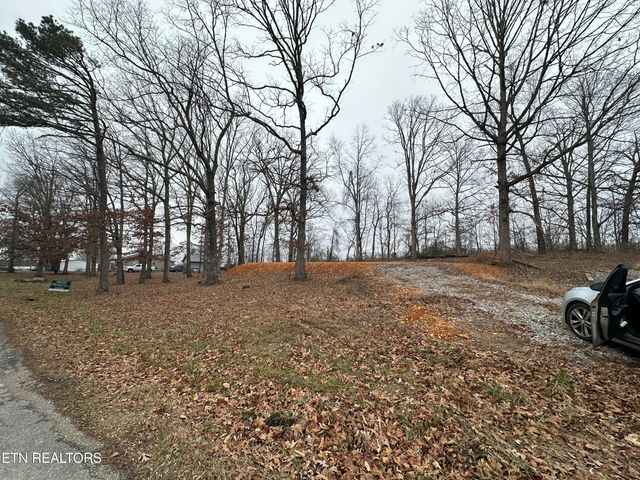 2100 Old Wolf River Rd, Jamestown, TN 38556