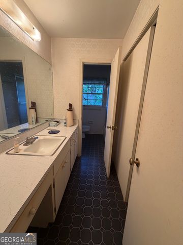 1663 Kings Down Circle, Atlanta, GA 30338