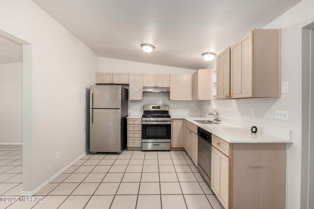 4917 N Sunrise Avenue, Tucson, AZ 85705