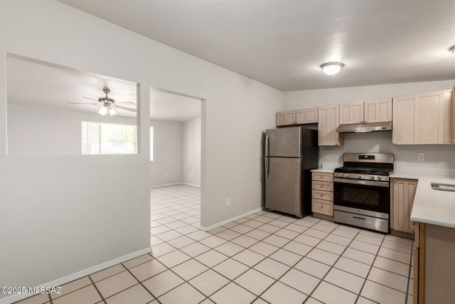 4917 N Sunrise Avenue, Tucson, AZ 85705