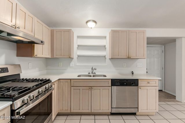 4917 N Sunrise Avenue, Tucson, AZ 85705