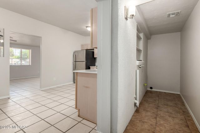 4917 N Sunrise Avenue, Tucson, AZ 85705