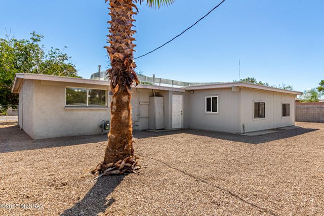 4917 N Sunrise Avenue, Tucson, AZ 85705