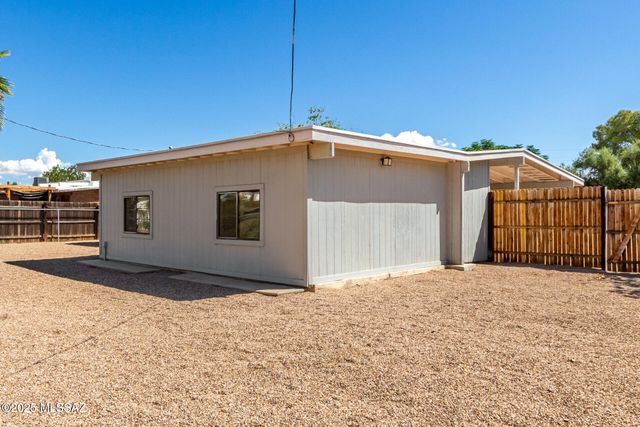 4917 N Sunrise Avenue, Tucson, AZ 85705