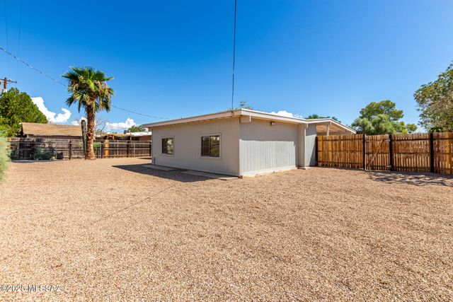 4917 N Sunrise Avenue, Tucson, AZ 85705