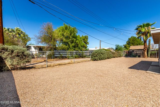 4917 N Sunrise Avenue, Tucson, AZ 85705