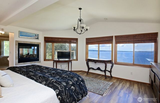 330 Susana Drive, Freeland, WA 98249