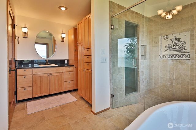 330 Susana Drive, Freeland, WA 98249