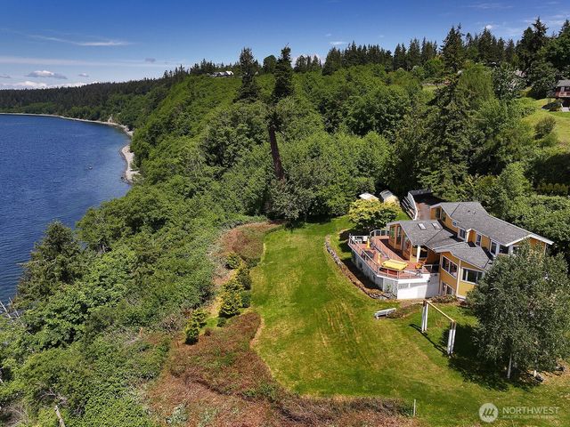 330 Susana Drive, Freeland, WA 98249