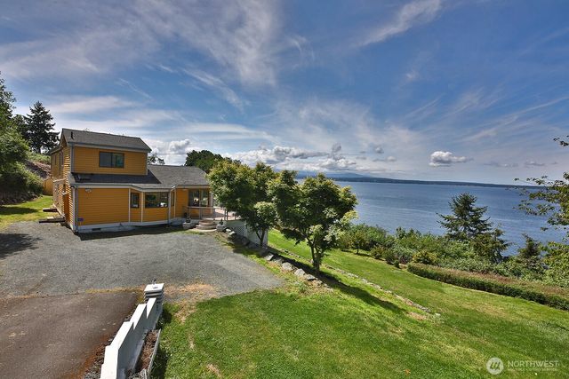 330 Susana Drive, Freeland, WA 98249