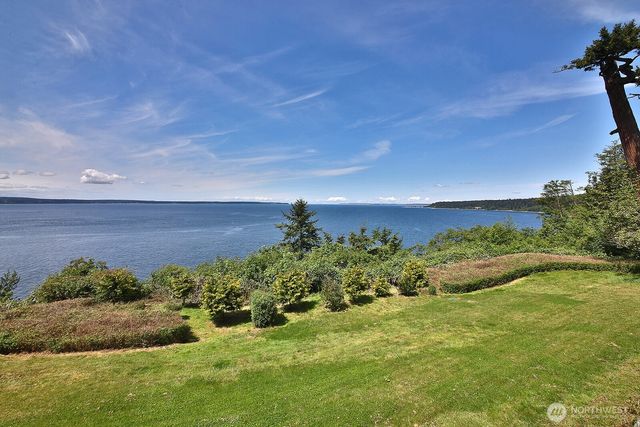 330 Susana Drive, Freeland, WA 98249