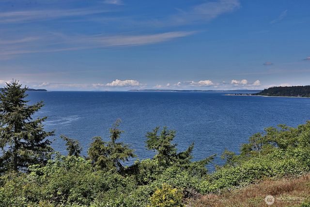 330 Susana Drive, Freeland, WA 98249