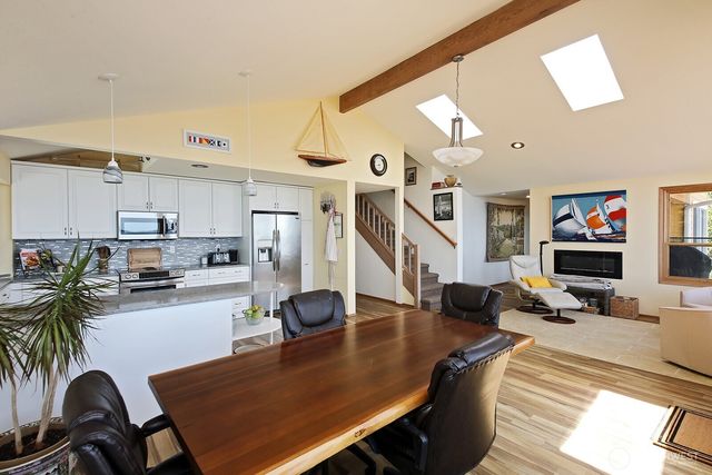 330 Susana Drive, Freeland, WA 98249