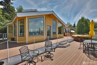330 Susana Drive, Freeland, WA 98249