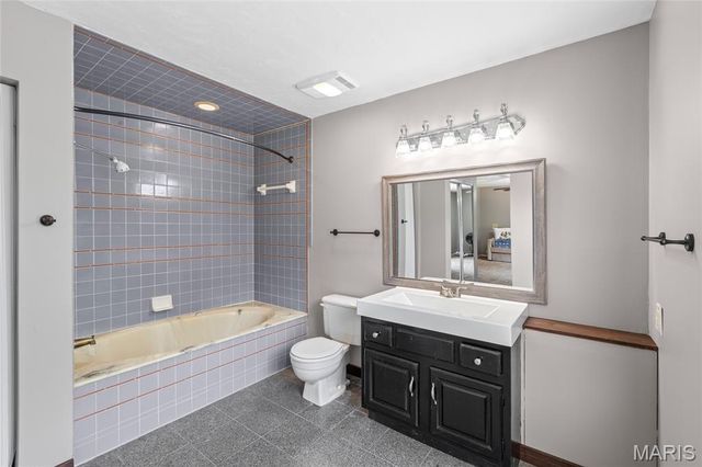 180 Cedargate Drive, Dittmer, MO 63023