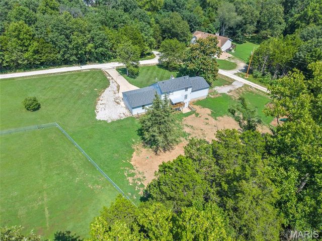 180 Cedargate Drive, Dittmer, MO 63023